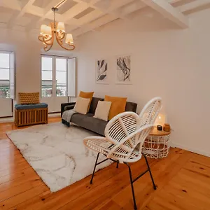  Apartment Stylish Getaway In A Mezzanine Flat By The Castle Portugal