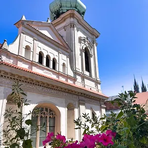  Homestay Old Town & Parking Assistance